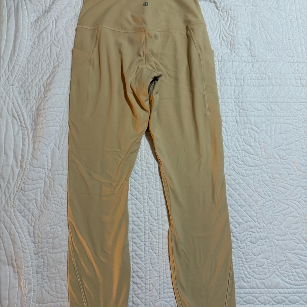 Lululemon pants with pockets - great condition